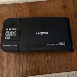 Energizer Battery charger for D, C, AA, AAA, AAAA (1.5-volt), PP3 (9-volt).