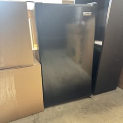 Magic chef Mini Fridge