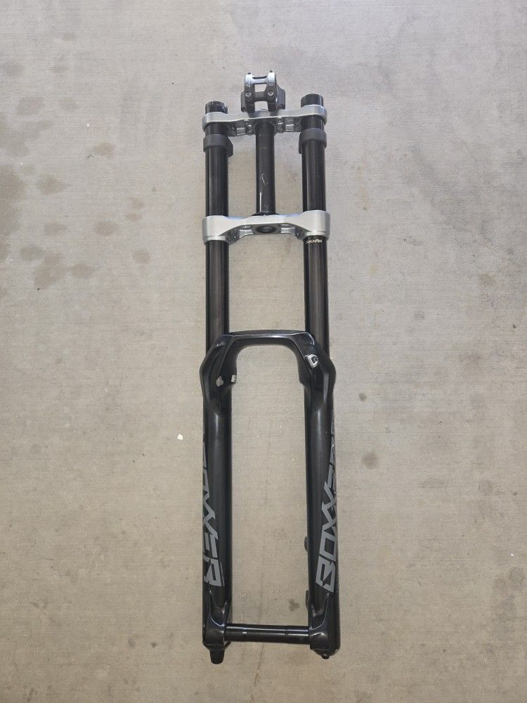 Rockshox BOXXER SELECT DH Fork 200mm Travel. 27.5 Wheelhu