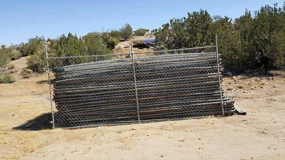 USED Chain link panel fence 6'ft x14 ft for Sale in Apple Valley, CA
