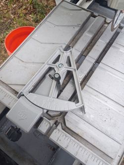 Wet tile saw