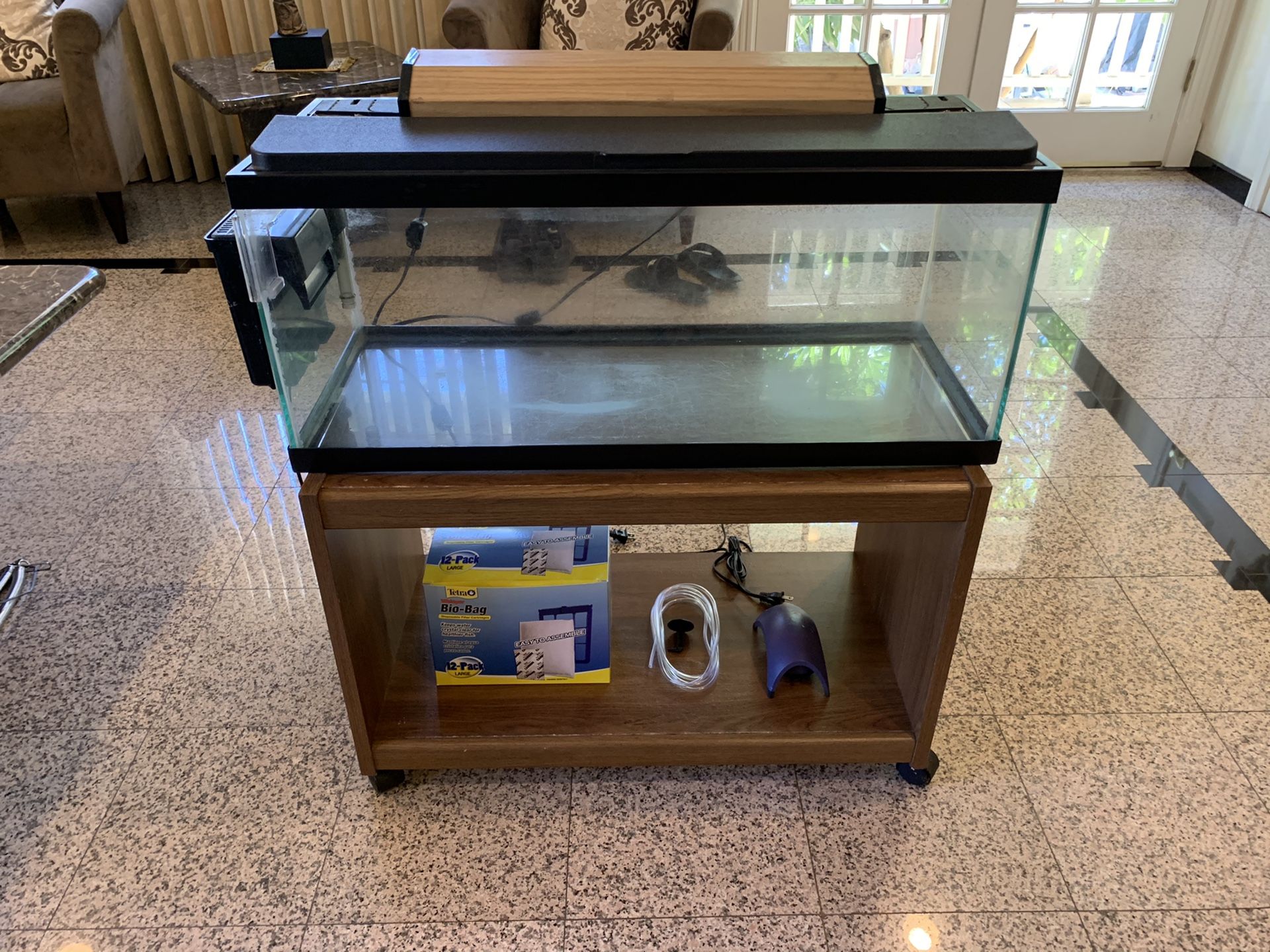 20 Gallon Aquarium (Full Kit)