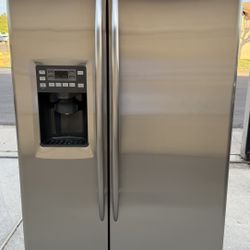 REFRIGERATOR GE COUNTER DEEP 