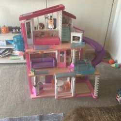 BARBIE DREAM HOUSE 