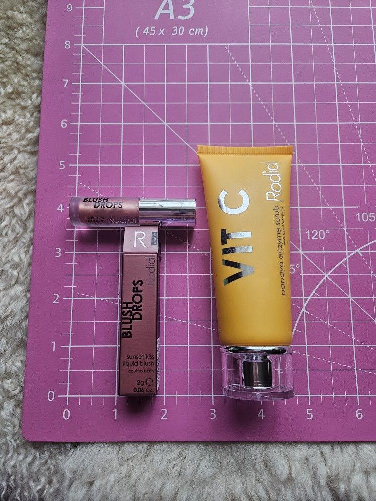 Rodial VIT C Scrub & sunset kiss BLUSH DROPS + 2 FREEBIES