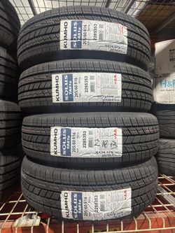 Set of 4 Kumho Solus TA51a 205/60 R16 Tires