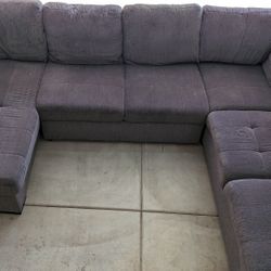 Grey Couch: Full Pullout Sectional 