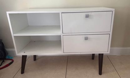 White tv Stand