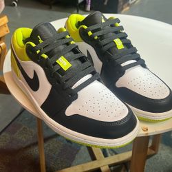 Jordan 1 Low Black Cyber New !!!