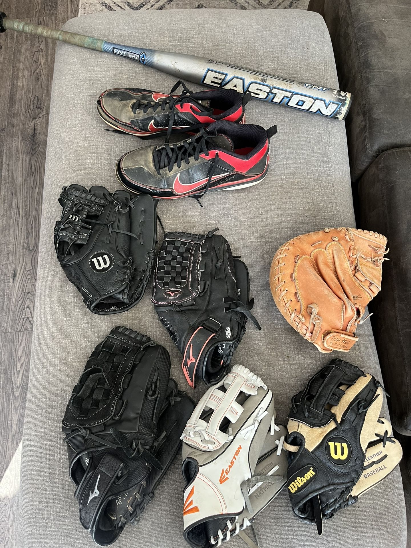 BASEBALL GEAR LOT