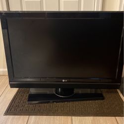 36.5 Inch LCD Tv
