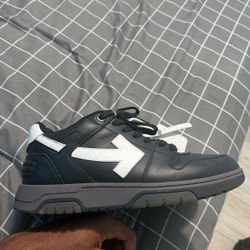 OFF WHITE OUT OF OFFICE