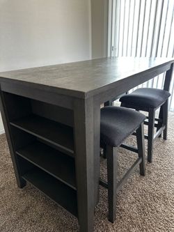 Dining table (High)