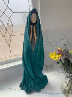 Mary caved statue
