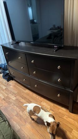 Black bedroom dresser