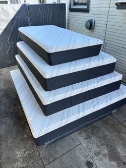 Queen Size Mattress Pillow Top New Bedframe sold separately