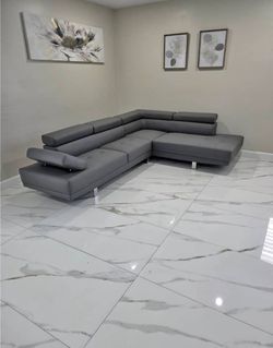 SECTIONAL COUCH 🆕️