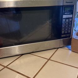 Panasonic 1200 Watt Microwave