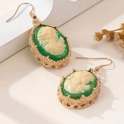 ❤️‍🔥CAMEO DROP PENDANT EARRINGS 