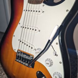 Fender Stratocaster And Mustang Lt25 Amp