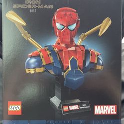 LEGO  Iron Spider-Man Bust LEGO