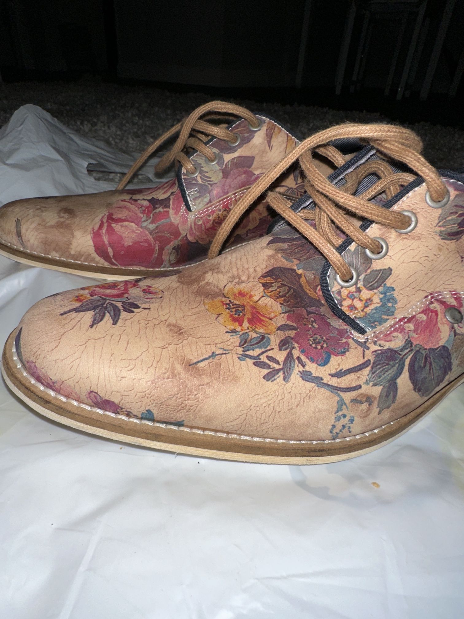 Men’s Floral Steve Maddens Size 8 
