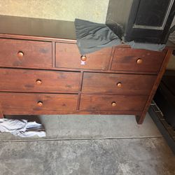 Pottery Barn kids Dresser (2)