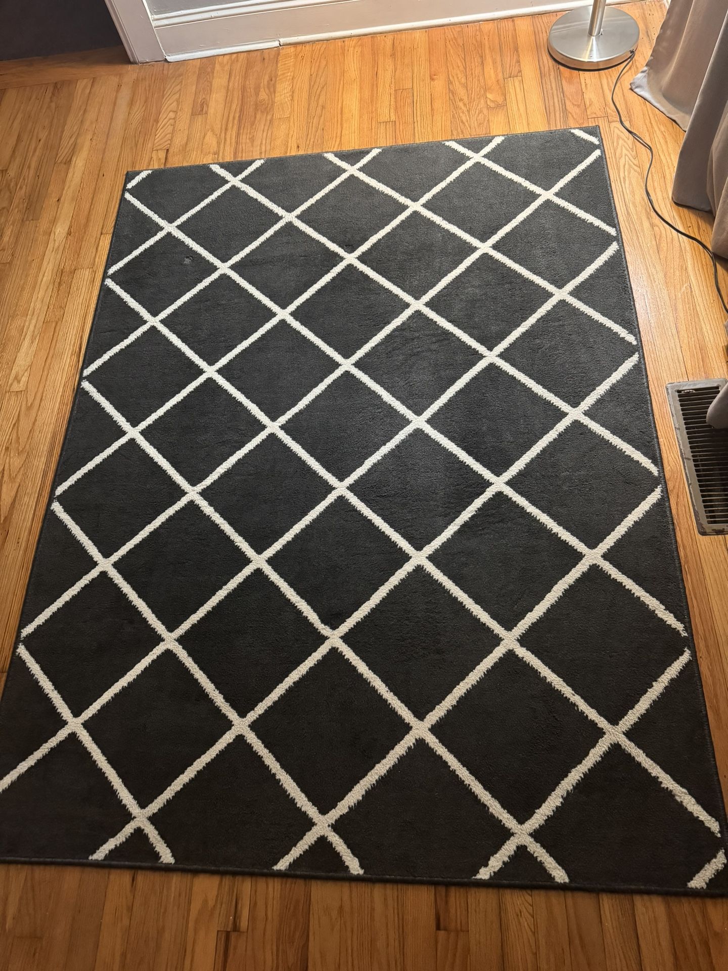 Black And White 4x6 Area Rug