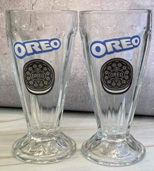 ποΈ $25 obo Beautiful Vintage Set of (2) Oreo Milkshake ~ Fluted Glass 7" OREO Logo ~ in Excellent Condition Collection