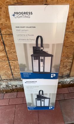(2)Progress Lighting Park Court 26 in. 1-Light Textured Black Traditional Outdoor Wall Lantern with Clear Seeded Glass $100 BOTH(2)NEW