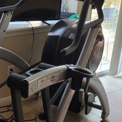 CYBEX ARC TRAINER
