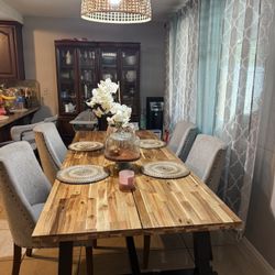 Modern Dinning Table