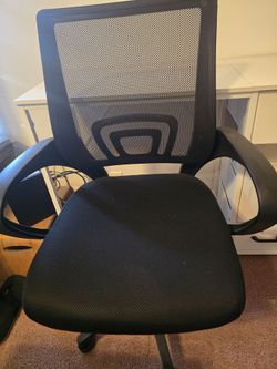 Computer desk