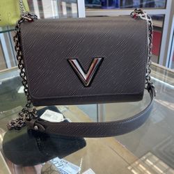 Authentic Louis Vuitton Cross Body Purse 