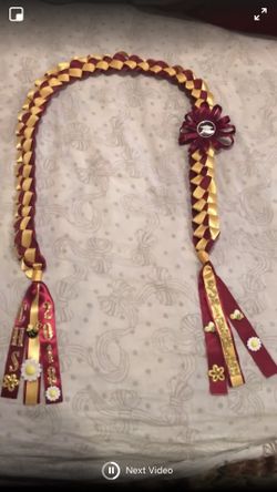 Custom ribbon leis any 2 colors .. with name $30