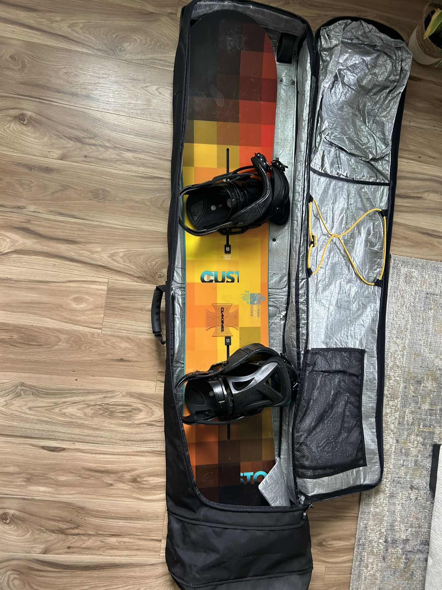 Burton Snowboard + Case