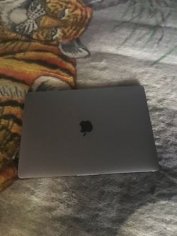 13” MacBook Pro i5 processor 256gb SSD 8gb Ram come with charger good condition