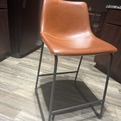 3 Rooms To Go Leather Bar Stools