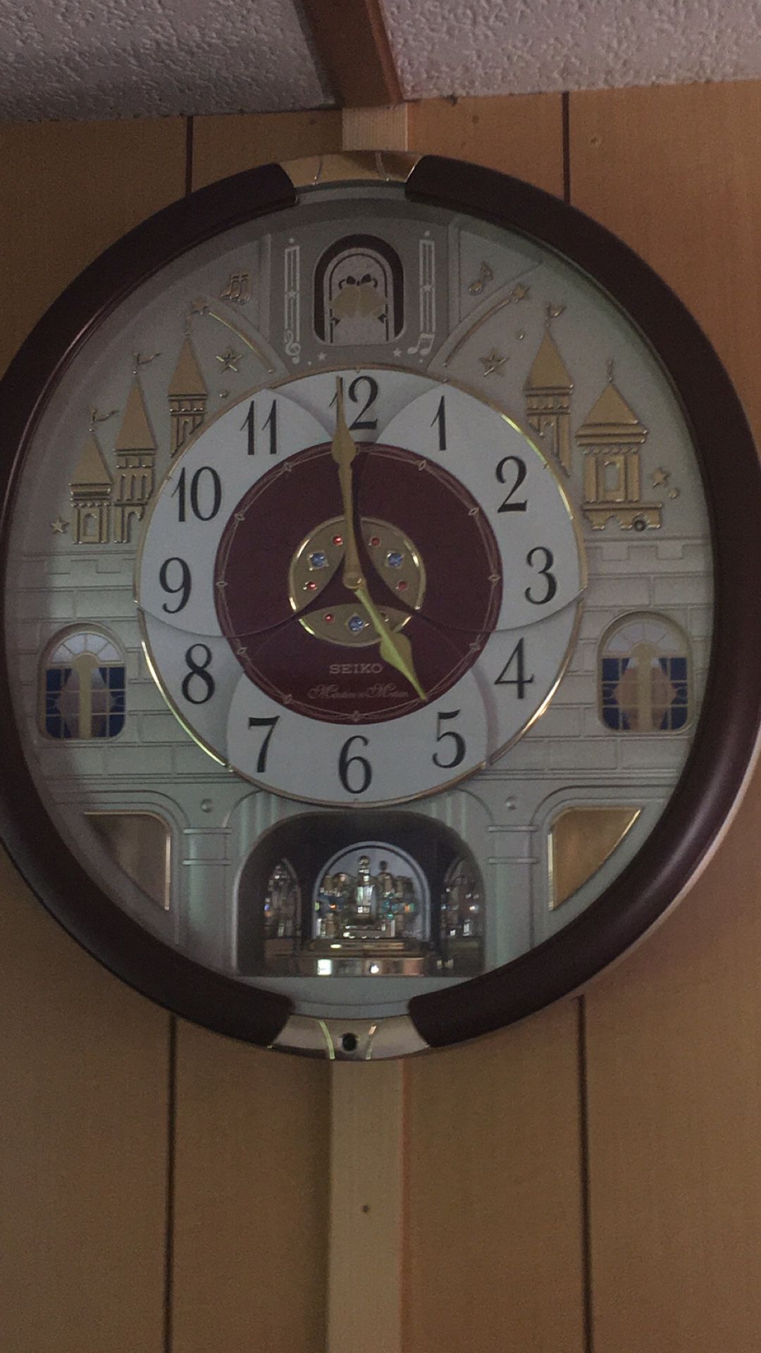 Beautiful Gold Specialty Clock!