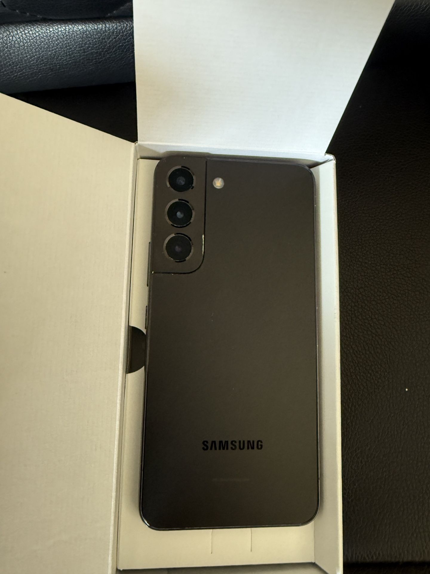 Samsung Galaxy S22 Plus 128Gb Unlocked Any sim for Sale in Chula