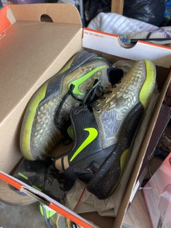 Kobe 8s Size 6 Christmas