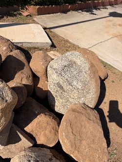 Large Landscape Boulders and Rocks*****FREE******