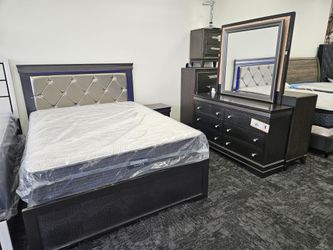 New in stock gray color queen size 4pc bedroom set special