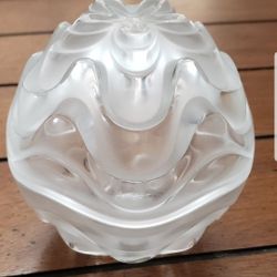 Lalique Vibration Crystal Trinket Holder.
