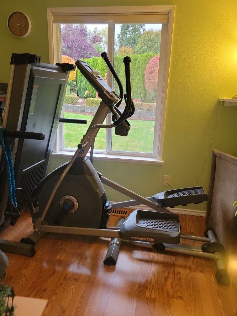 Nautilus Elliptical Cross Trainer