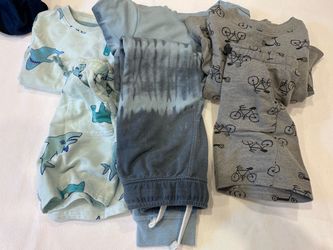 3 Boys sweat set bundle size 5