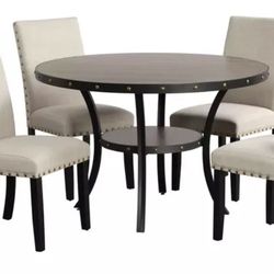 Dining room table w four chairs