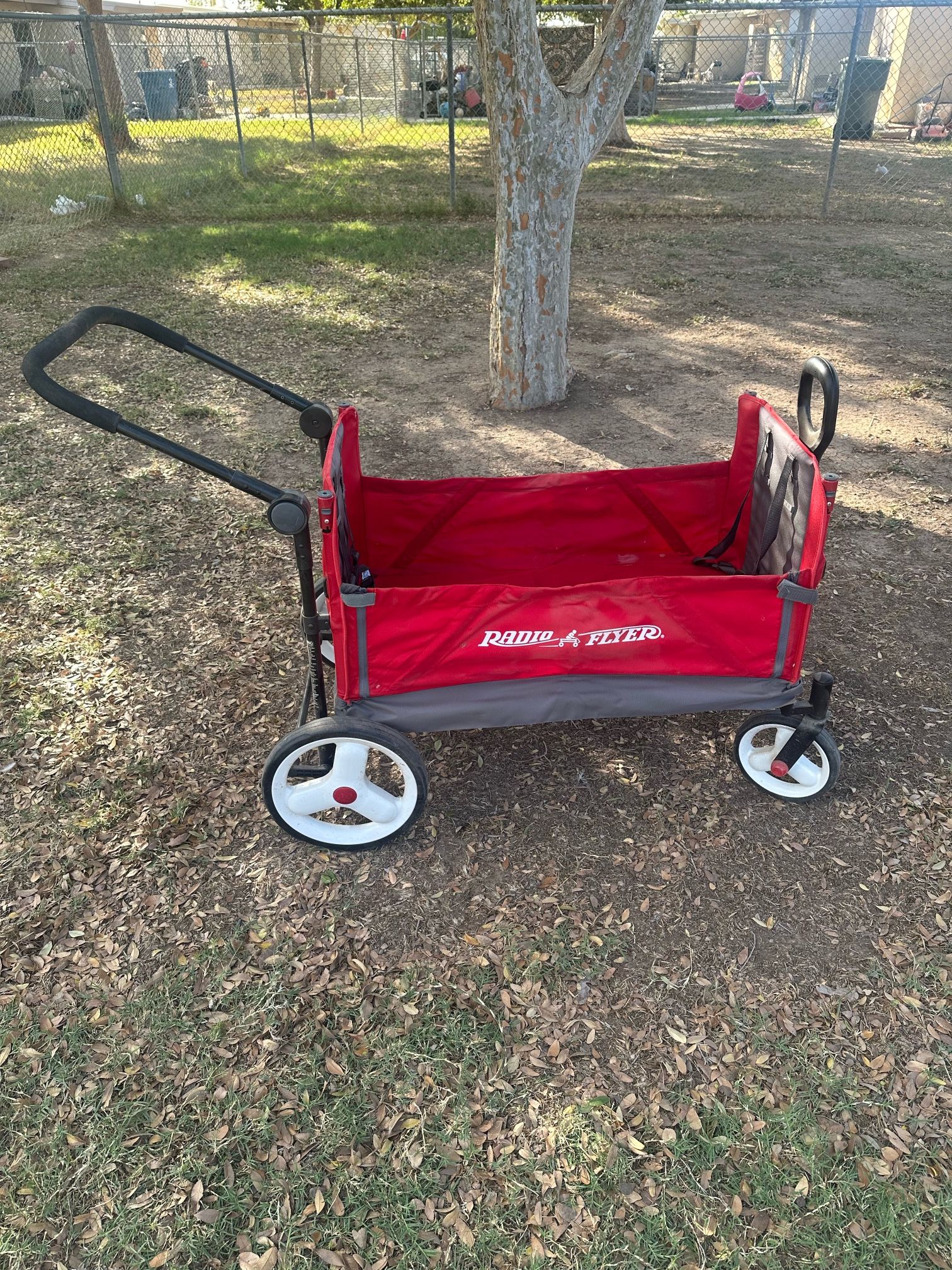 Radio Flyer Stroller Wagon with Canopy