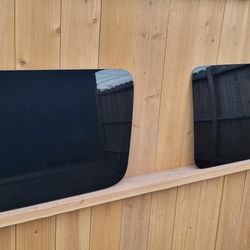 Side Window Glass For Hardtop Jeep Wrangler 4 Door 2018-2024