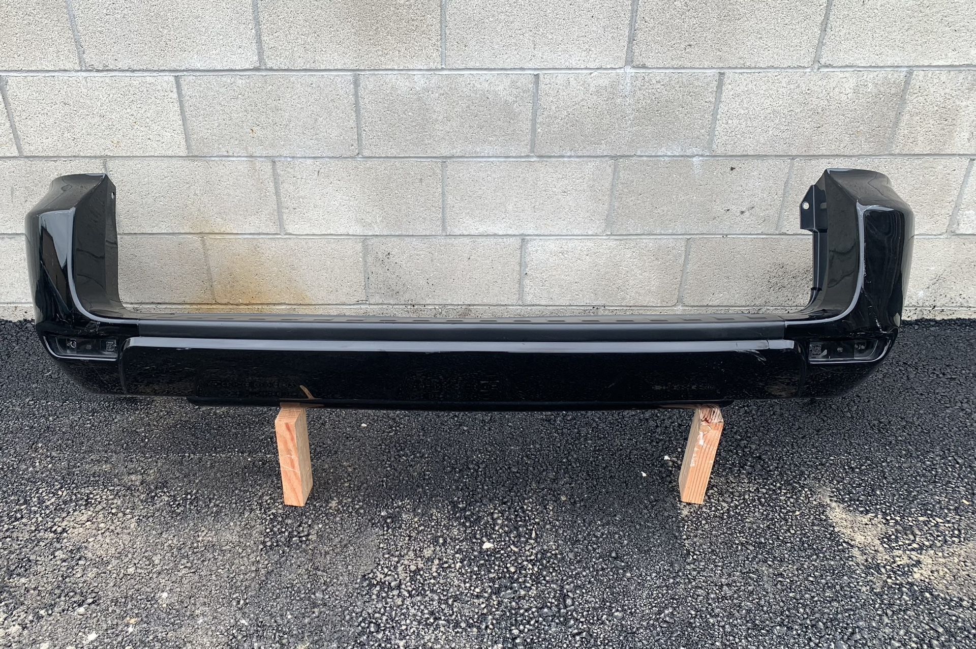 2009-2012 Toyota Rav4 Rear Bumper Cover Oem